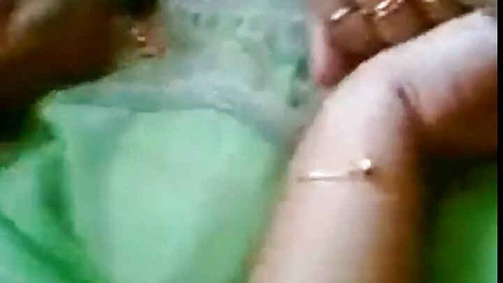 بیوٹی بیلی بیز کو ایک سیاہ فام آدمی نے منی وین میں چدوایا