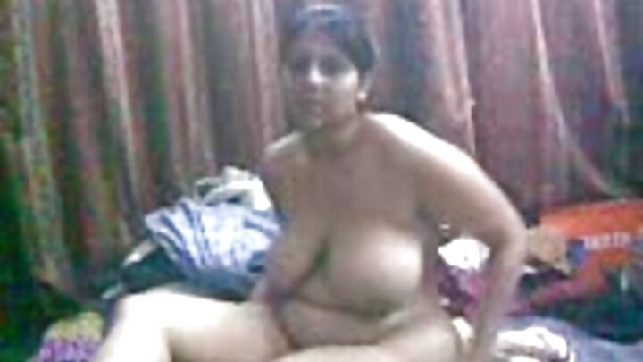 روسی فحش جہاں ایک سرخ بالوں والی ایک لڑکے کو چودتی ہے۔