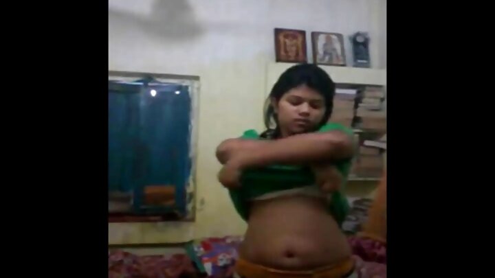 روسی میں ہم جنس پرست فحش جہاں لڑکیاں ایک دوسرے کو خوش کرتی ہیں۔