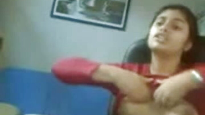 Aletta Ocean پڑوسی کے wanker کے ساتھ اپنے شوہر کو دھوکہ دیتی ہے۔