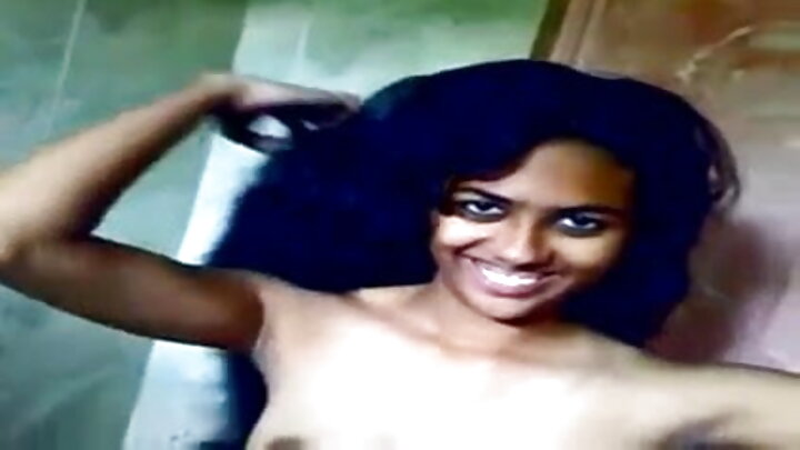 Brunette Gia Derza ایک آدمی کی طرف سے مشکل fucked ہو جاتا ہے