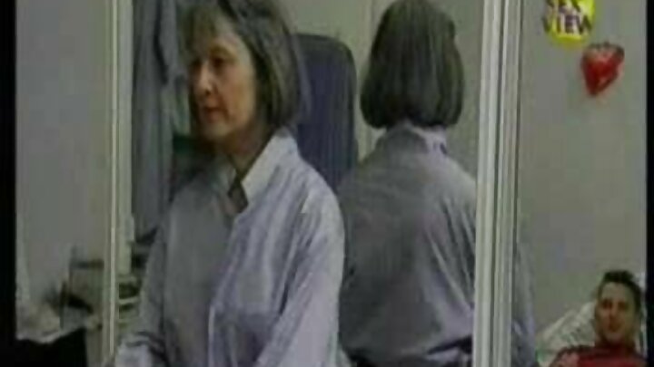 Brunette Xwife کیرن اس کے پڑوسی کی طرف سے مشکل fucked ہو جاتا ہے