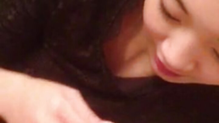 ساشا گرے نے اس کی بلی کو چھوڑ دیا