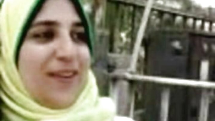 ایک نوجوان لڑکی اور ایک لڑکے کے ساتھ پرجوش روسی جنسی تعلقات