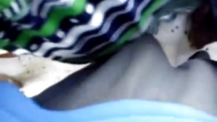 ایک مسلسل سیاہ آدمی کی بڑی ڈک ایک brunette fucks