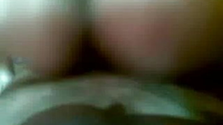 نوجوان ایک آدمی تقریبا ایک گھبراہٹ brunette fucks