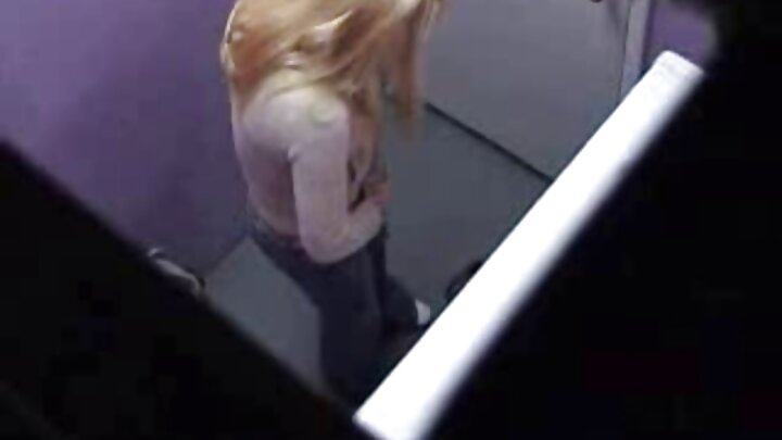 روسی Margo Von Tesse تین لڑکوں کو fucks