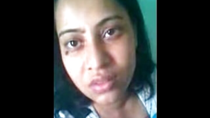 ایک روسی لڑکی کو اس کی گاڑی میں ایک آدمی نے بلی میں چدایا