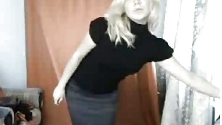 ایک سیاہ آدمی مساج کے بعد ایک لمبا ڈک کے ساتھ ایک خوبصورتی fucks